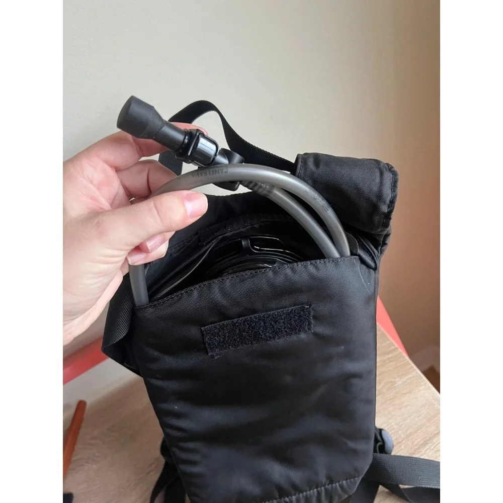 Camelbak‎ Hydration Backpack Only Classic Black Gorpcore Travel Hiking Camping